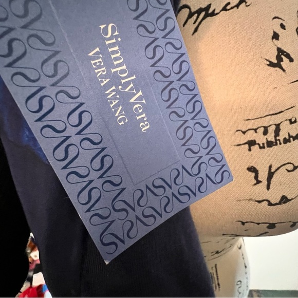 🍁Simply Vera Vera Wang NWT top - Picture 6 of 7